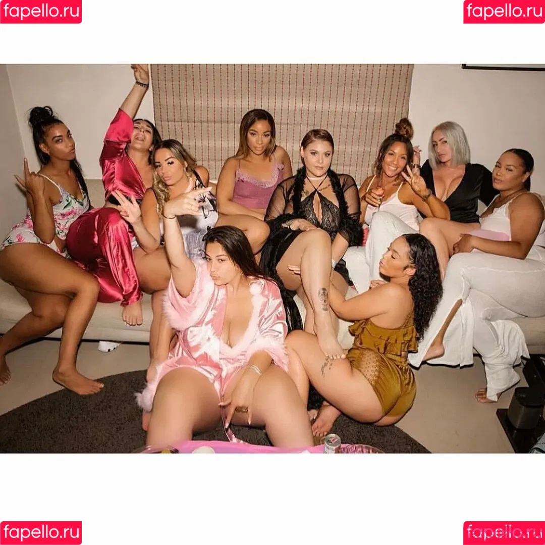 Peaches Onlyfans Photo Gallery 