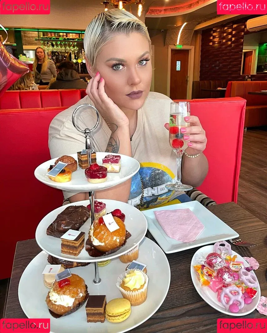 Peaches Onlyfans Photo Gallery 