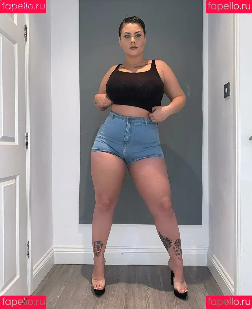 Peaches Onlyfans Photo Gallery 