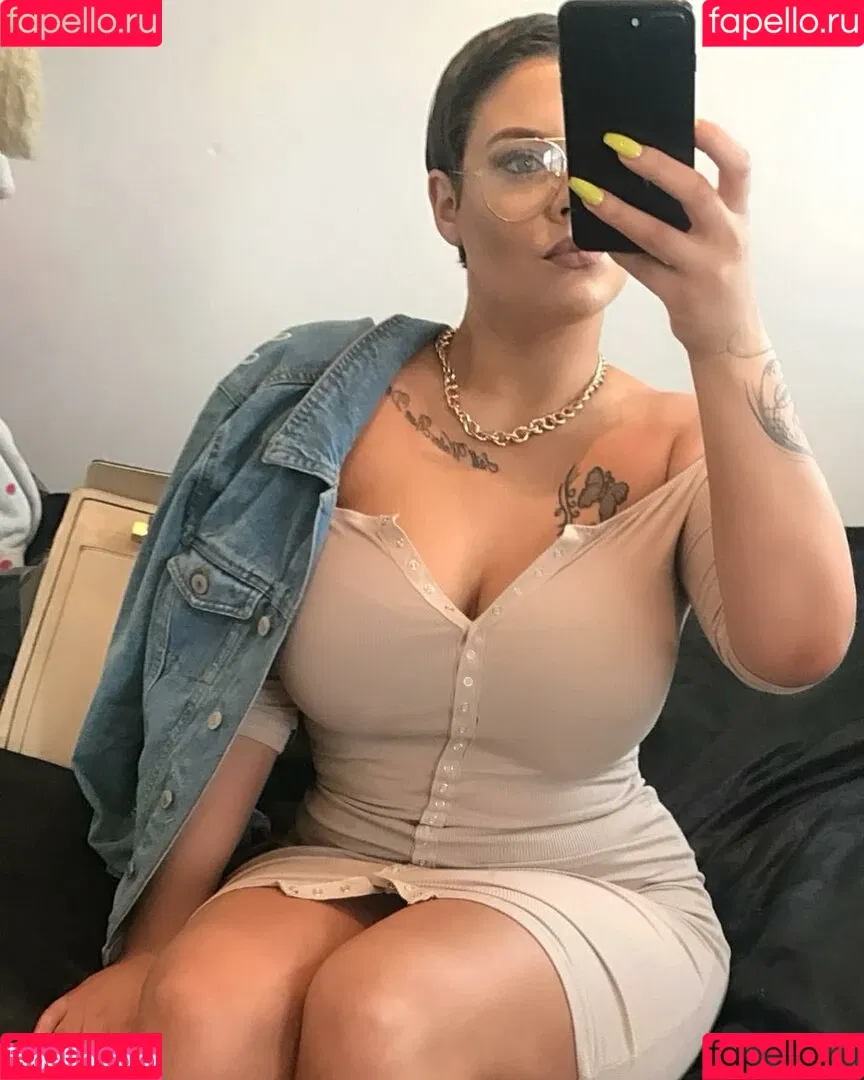 Peaches Onlyfans Photo Gallery 