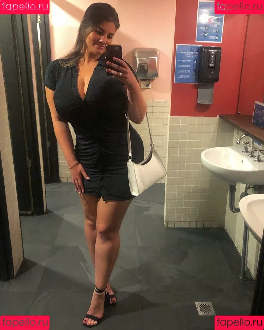 Tiana H Onlyfans Photo Gallery 