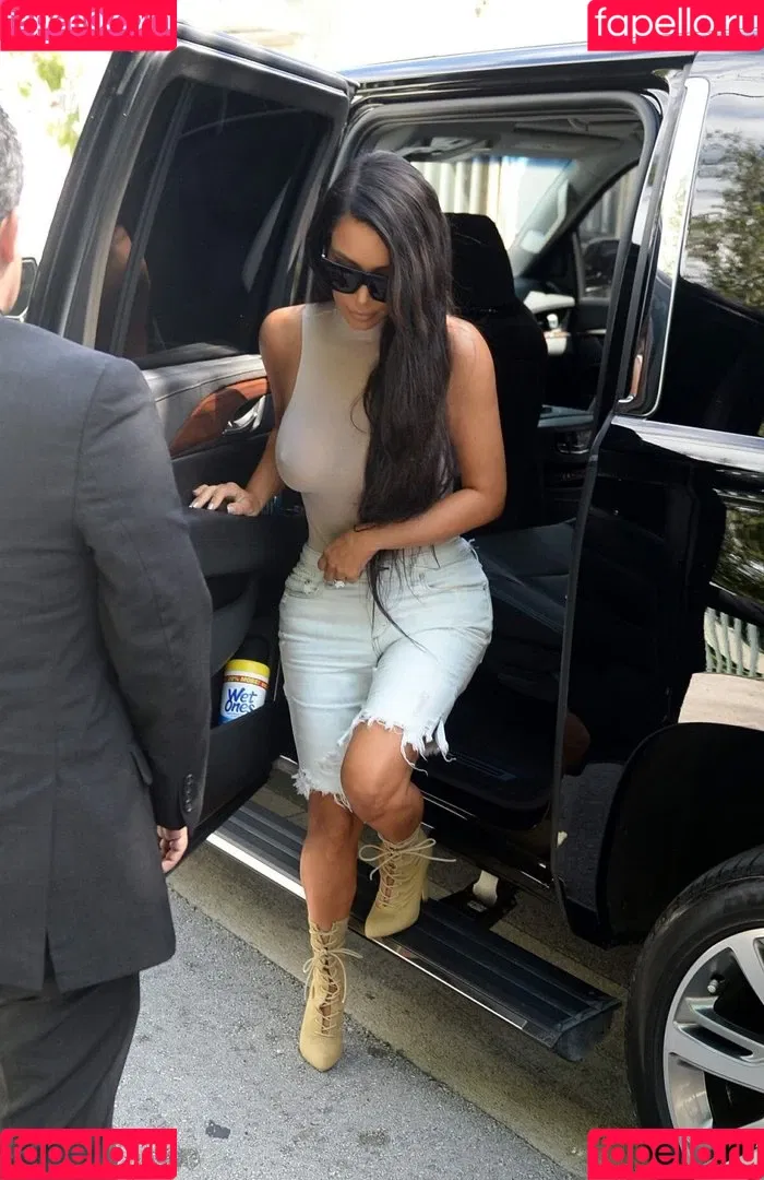 Kim Kardashian Onlyfans Photo Gallery 