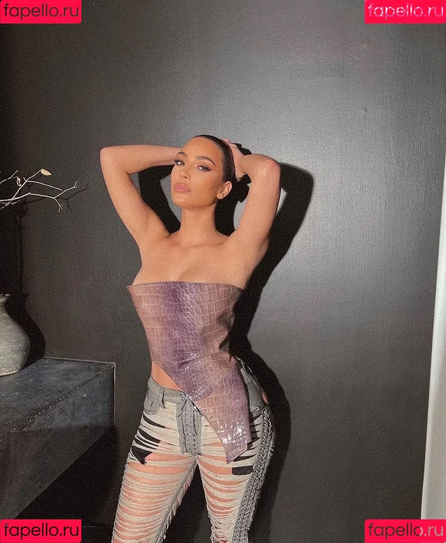 Kim Kardashian Onlyfans Photo Gallery 
