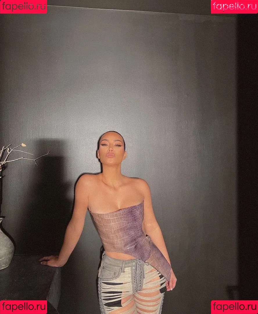 Kim Kardashian Onlyfans Photo Gallery 