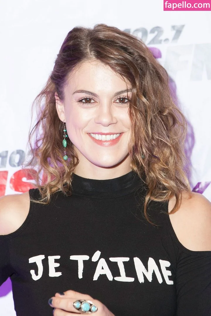 Lindsey Shaw Onlyfans Photo Gallery 
