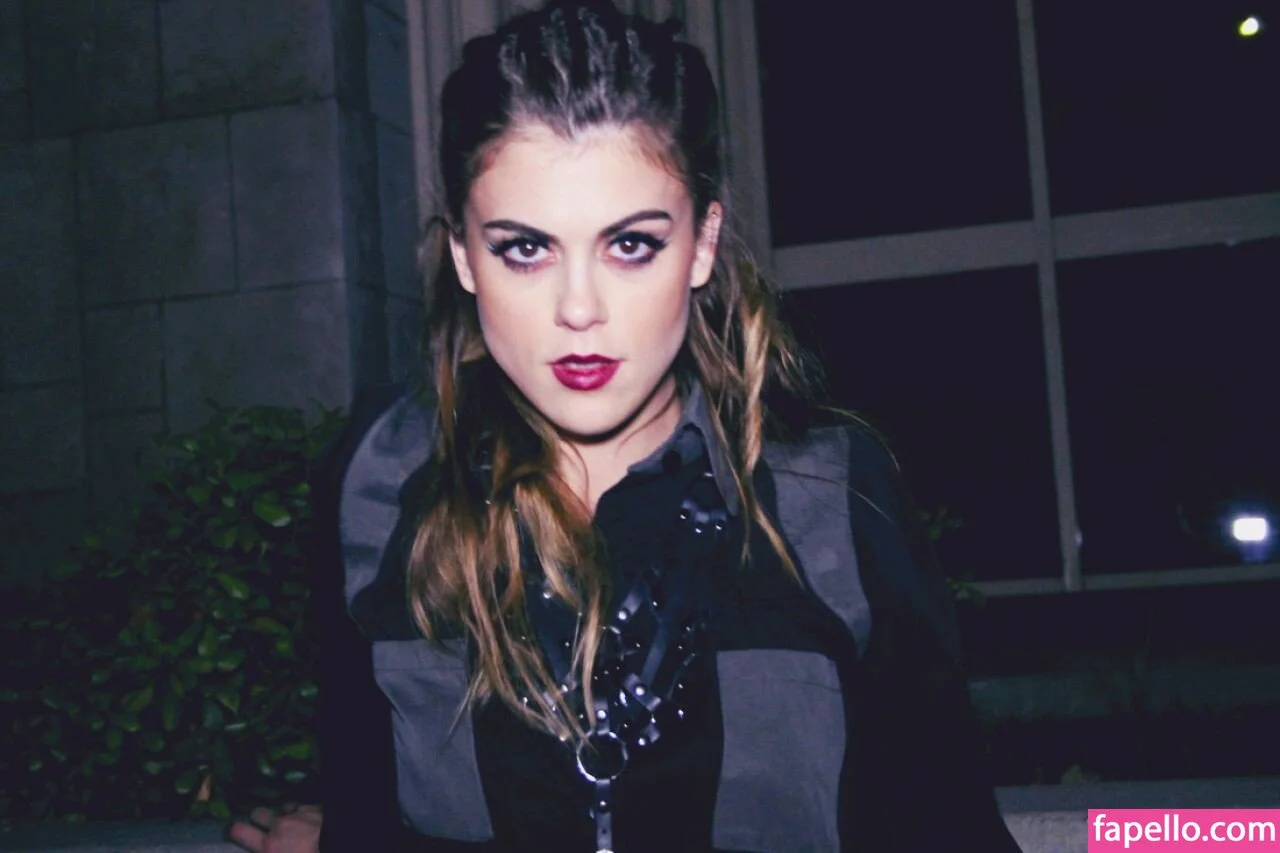 Lindsey Shaw Onlyfans Photo Gallery 