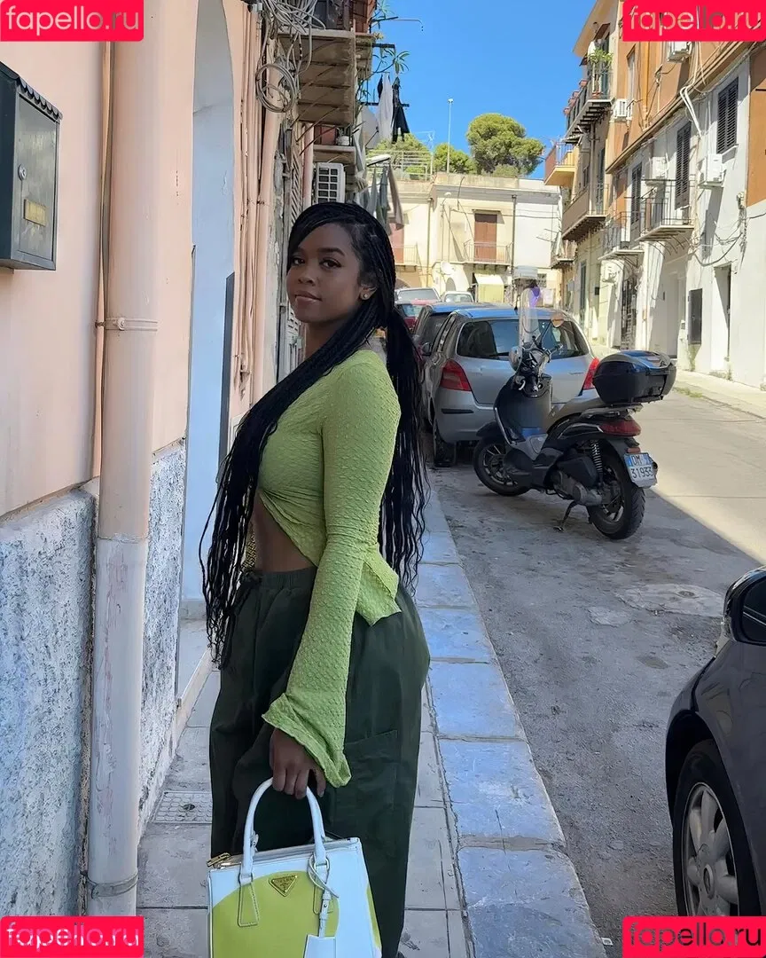 hermusicofficial Onlyfans Photo Gallery 