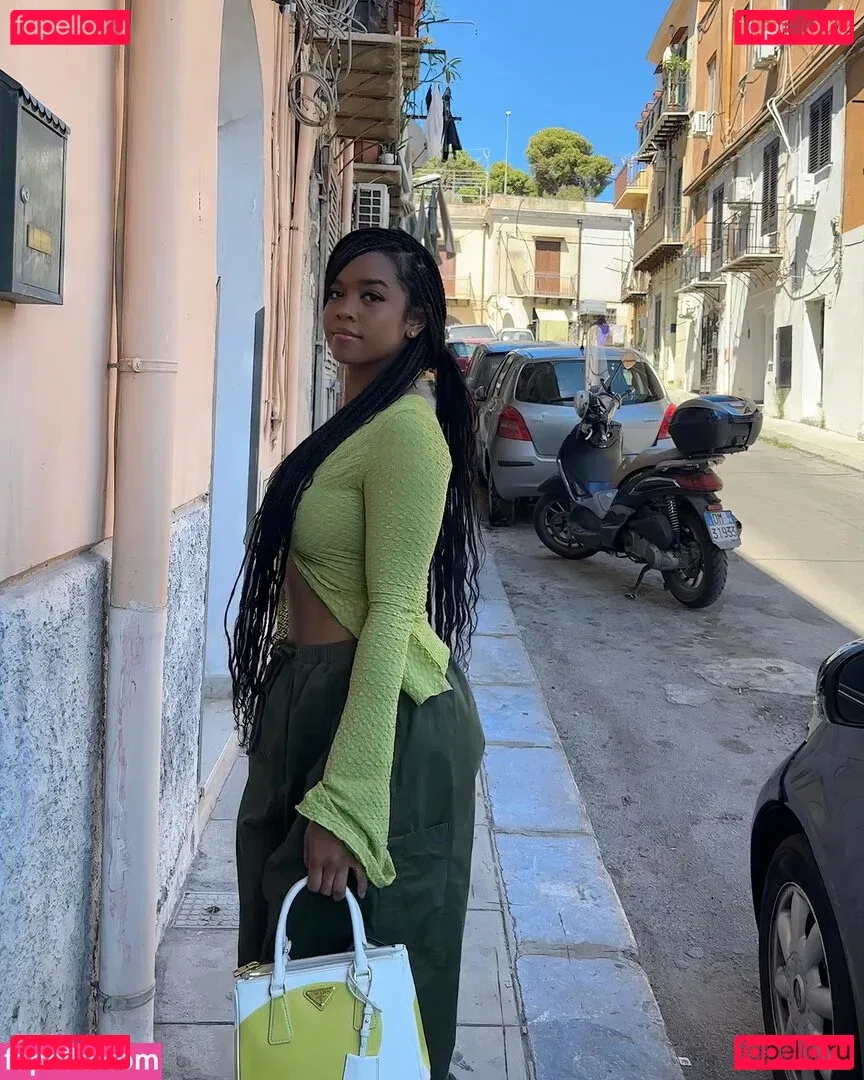 hermusicofficial Onlyfans Photo Gallery 