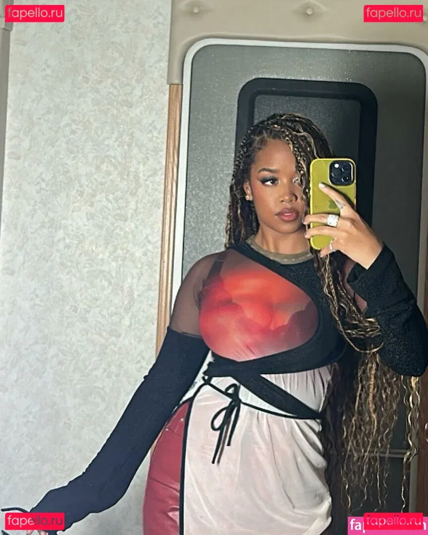 hermusicofficial Onlyfans Photo Gallery 