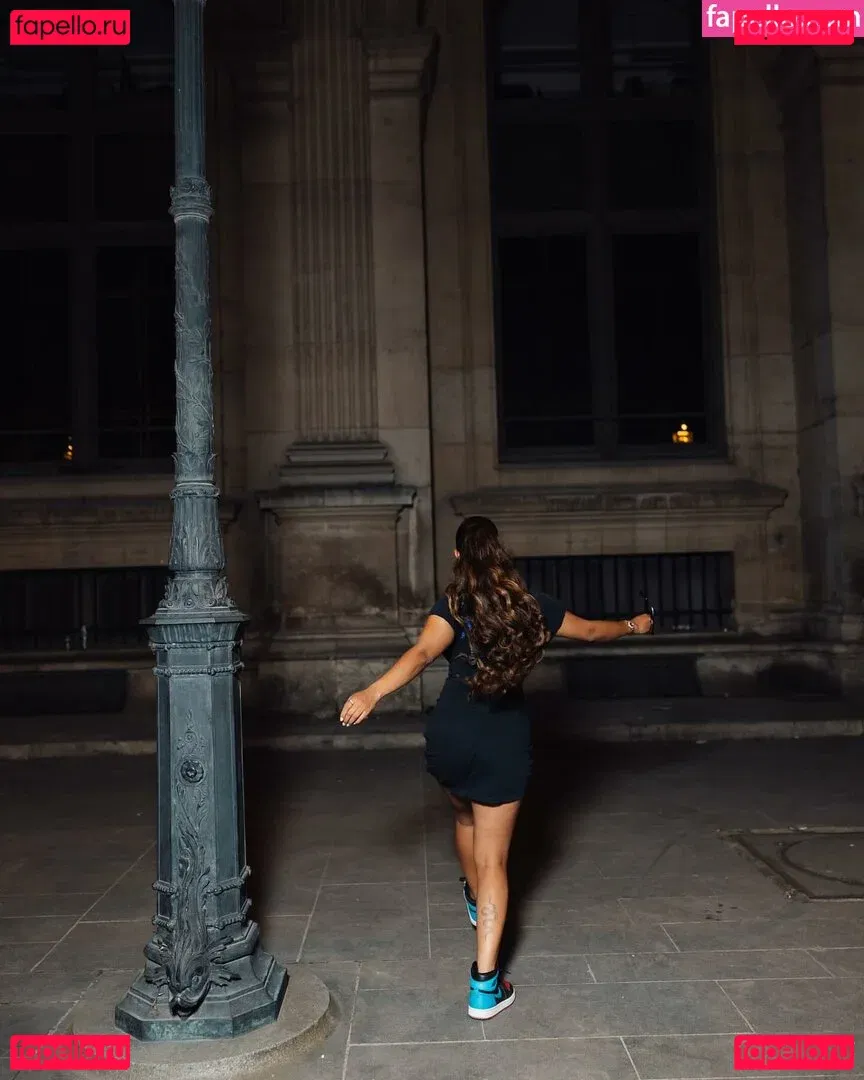 hermusicofficial Onlyfans Photo Gallery 