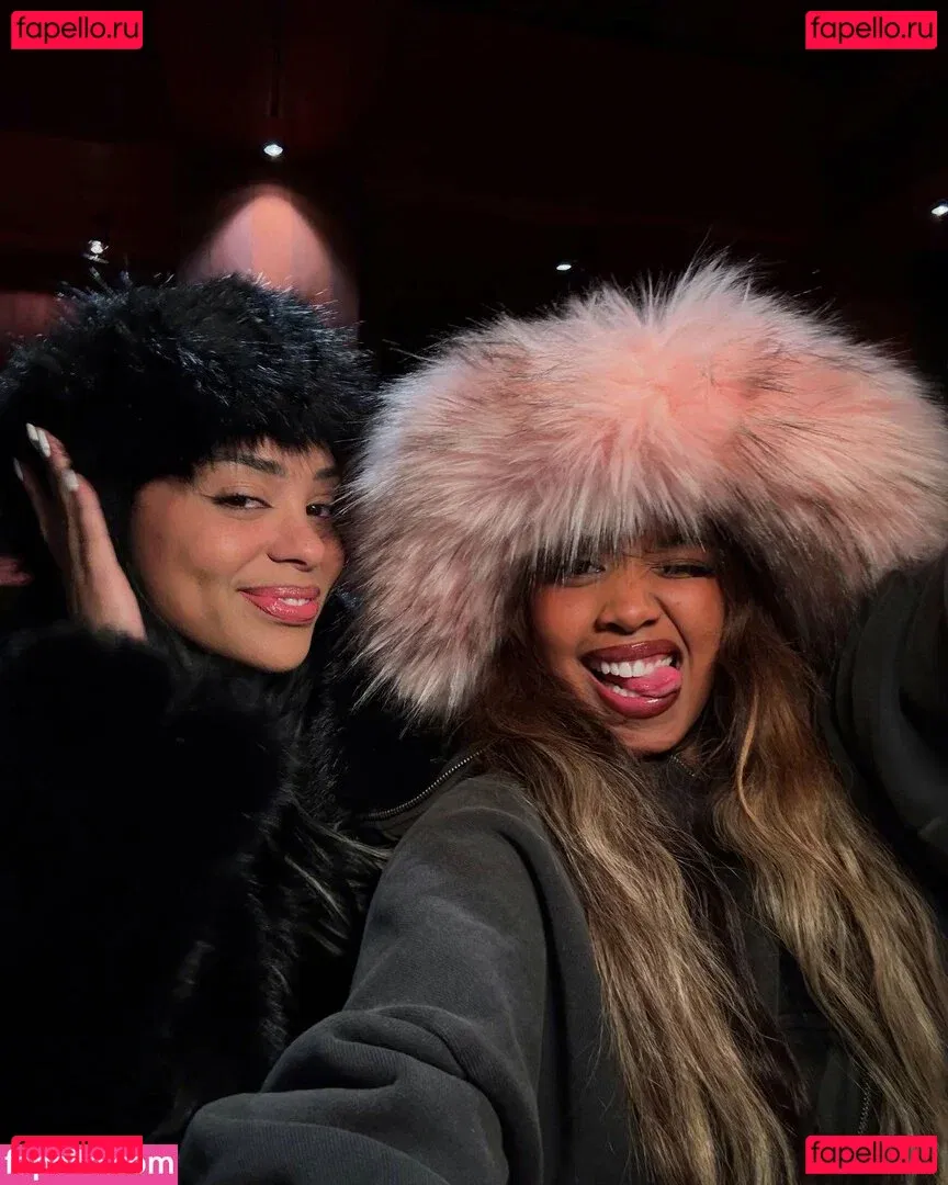 hermusicofficial Onlyfans Photo Gallery 