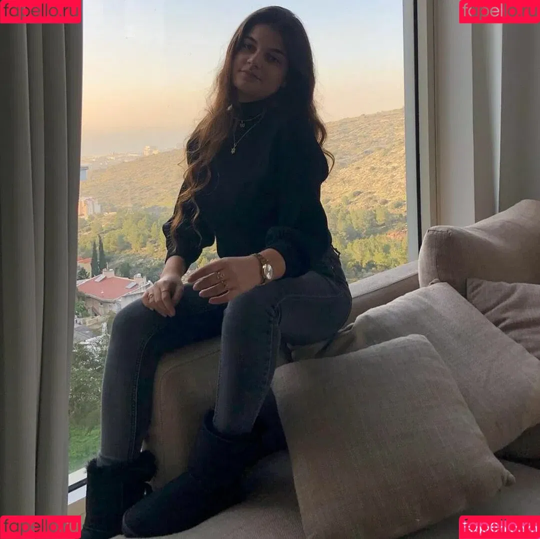 Gaya Pesahov Onlyfans Photo Gallery 