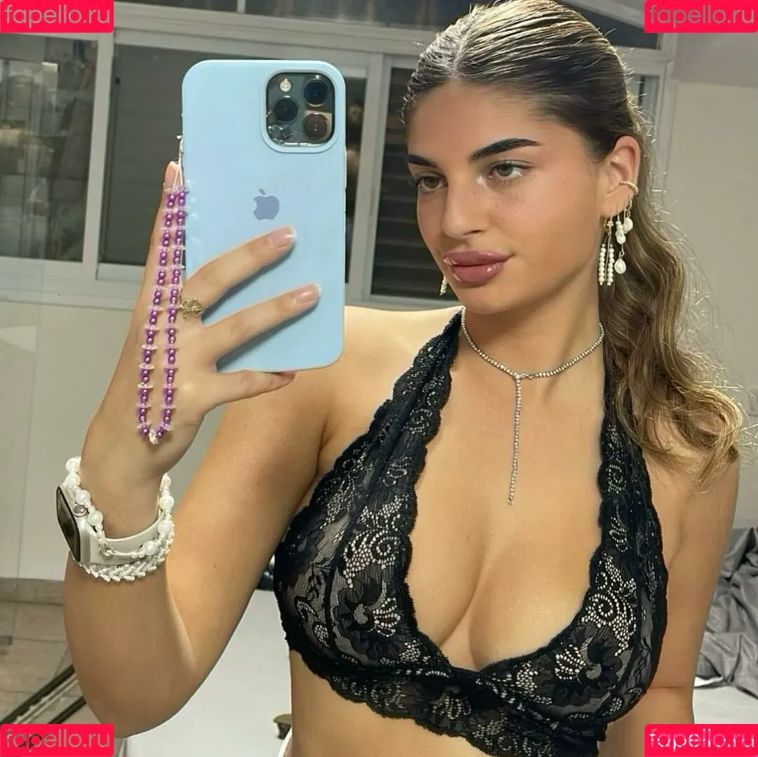 Gaya Pesahov Onlyfans Photo Gallery 
