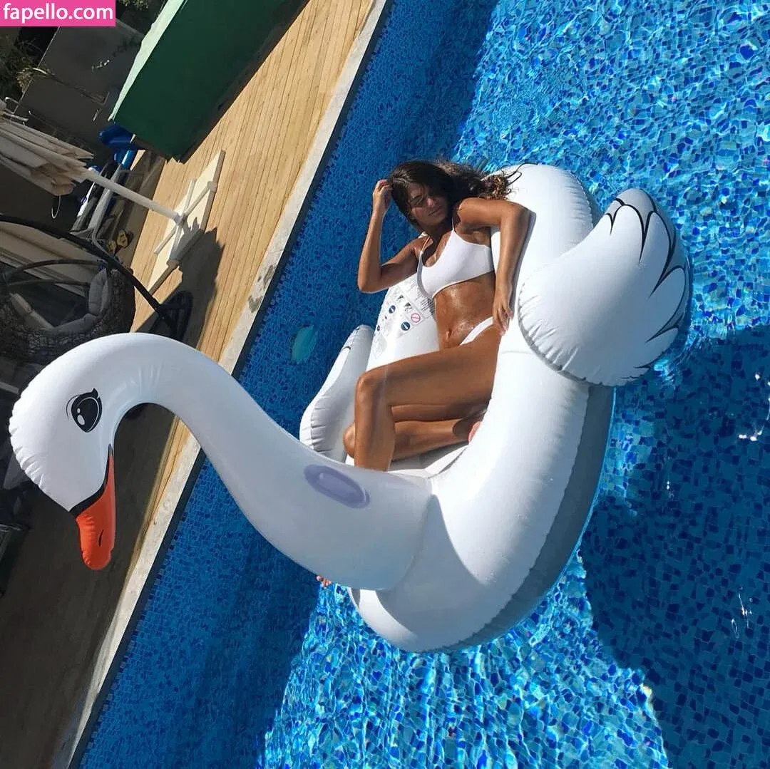 Gaya Pesahov Onlyfans Photo Gallery 