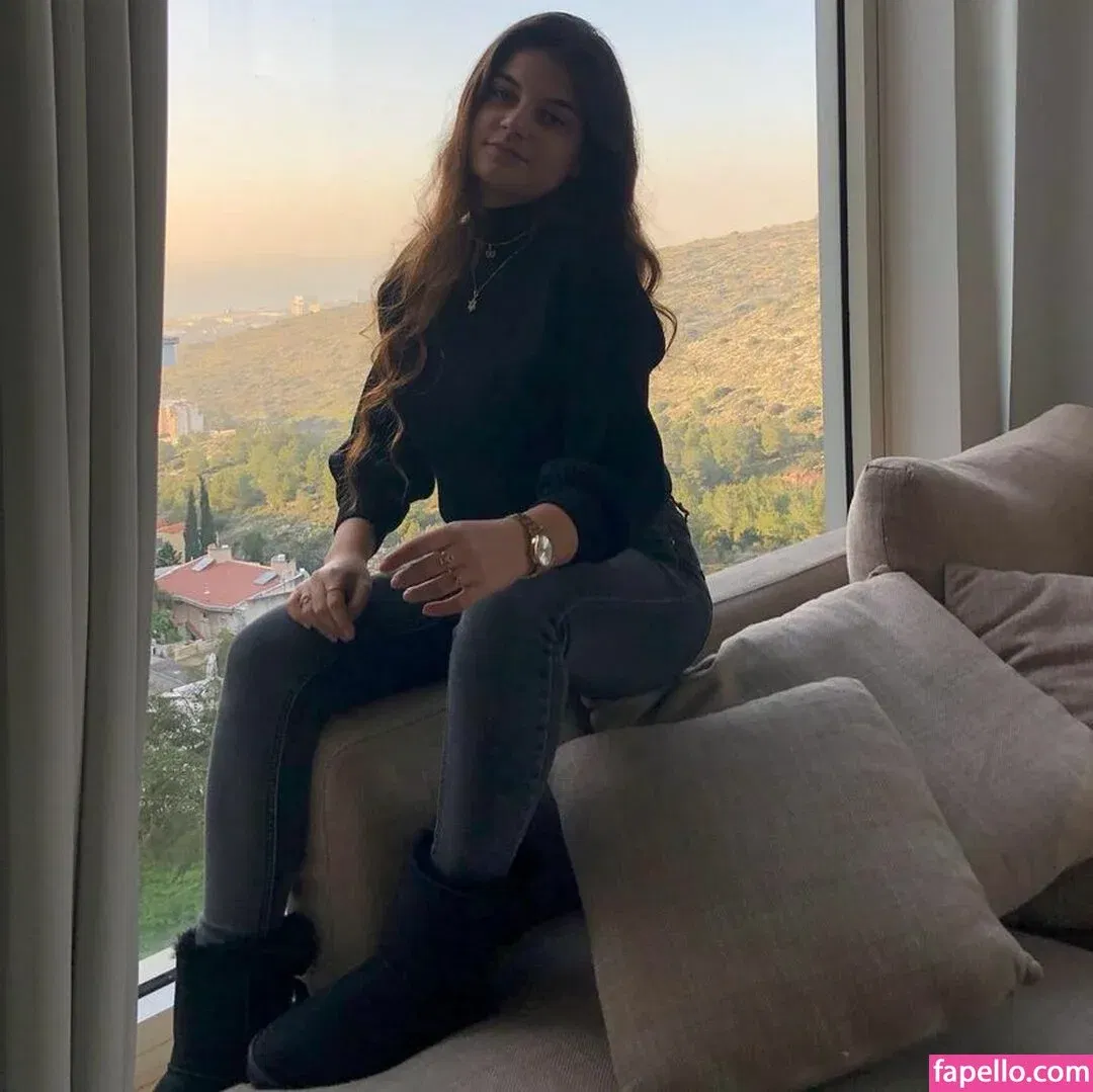 Gaya Pesahov Onlyfans Photo Gallery 