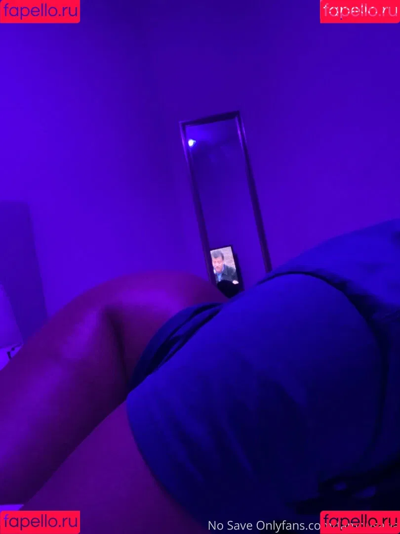 famousaria Onlyfans Photo Gallery 