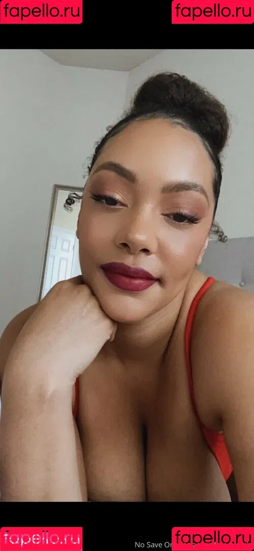 famousaria Onlyfans Photo Gallery 