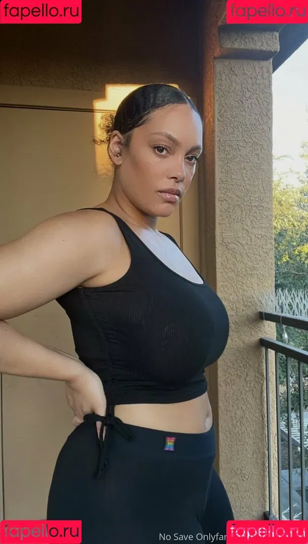 famousaria Onlyfans Photo Gallery 