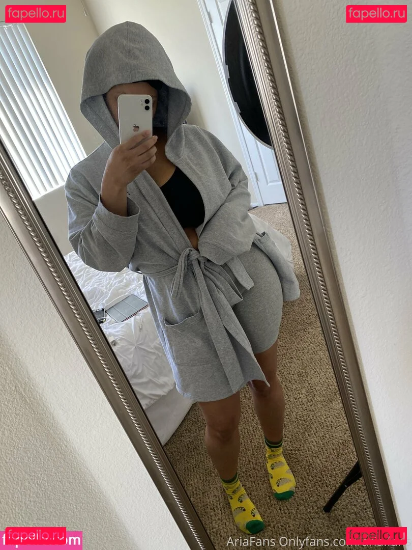 famousaria Onlyfans Photo Gallery 