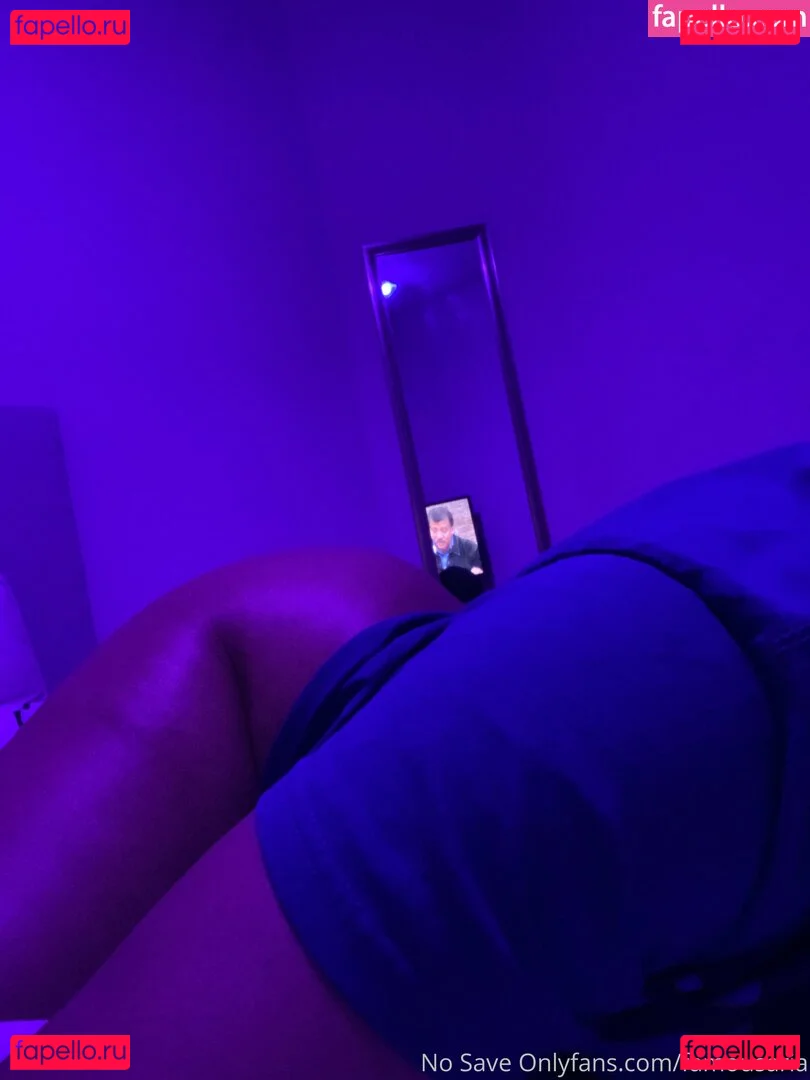 famousaria Onlyfans Photo Gallery 