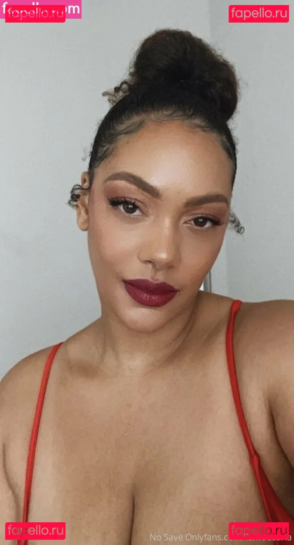 famousaria Onlyfans Photo Gallery 