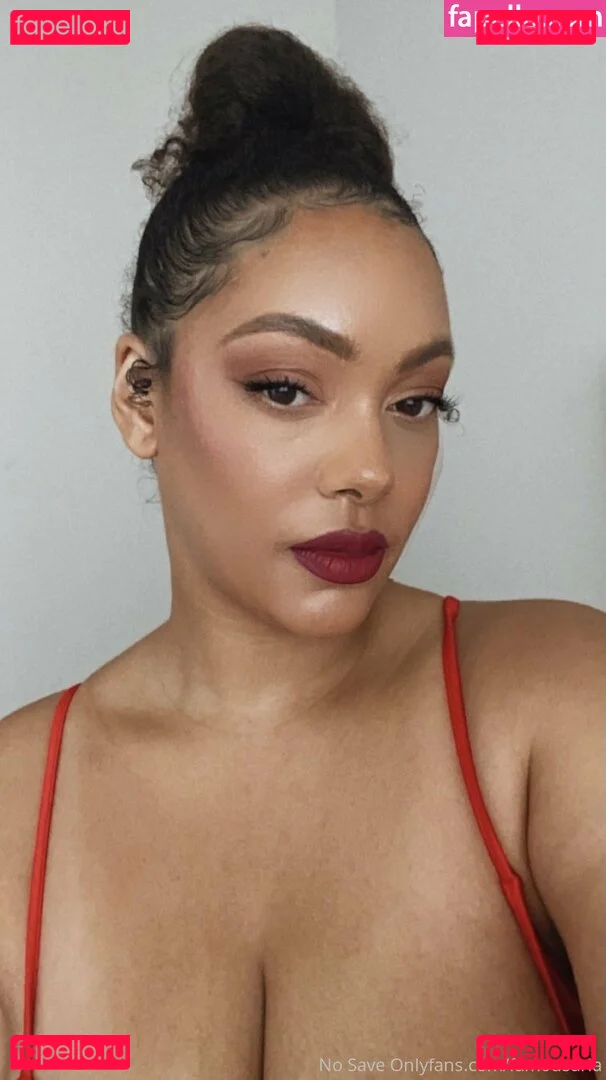 famousaria Onlyfans Photo Gallery 