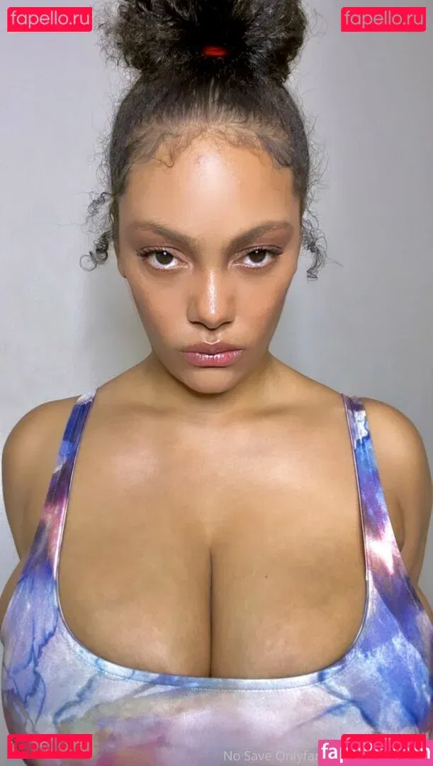 famousaria Onlyfans Photo Gallery 