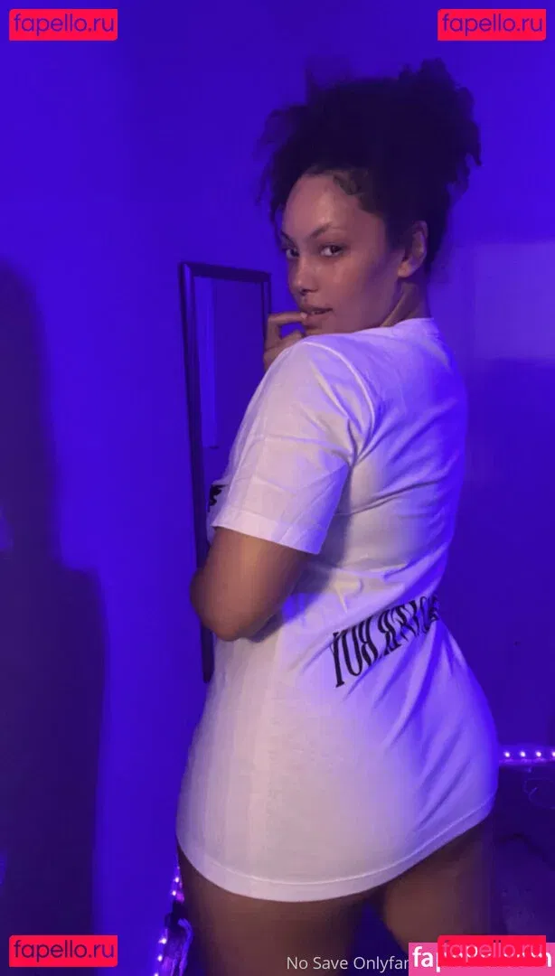 famousaria Onlyfans Photo Gallery 