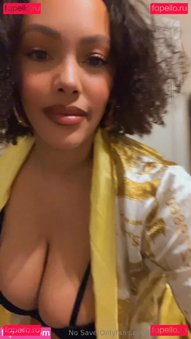 famousaria Onlyfans Photo Gallery 