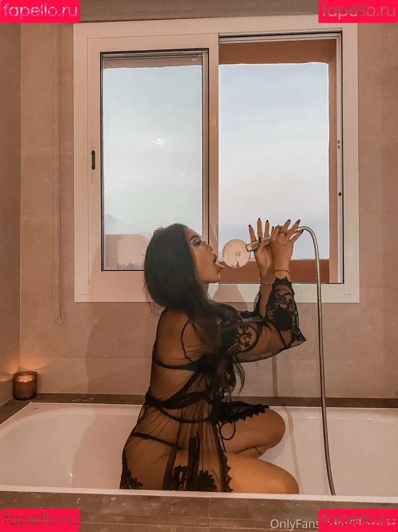 lilyuw88 Onlyfans Photo Gallery 