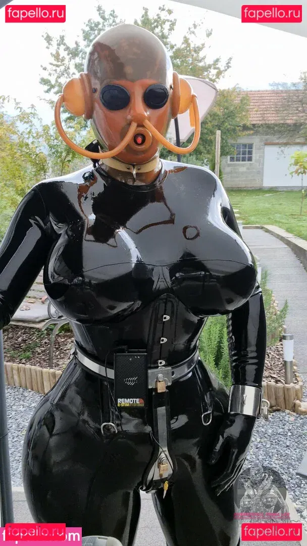 rubberdollemma Onlyfans Photo Gallery 