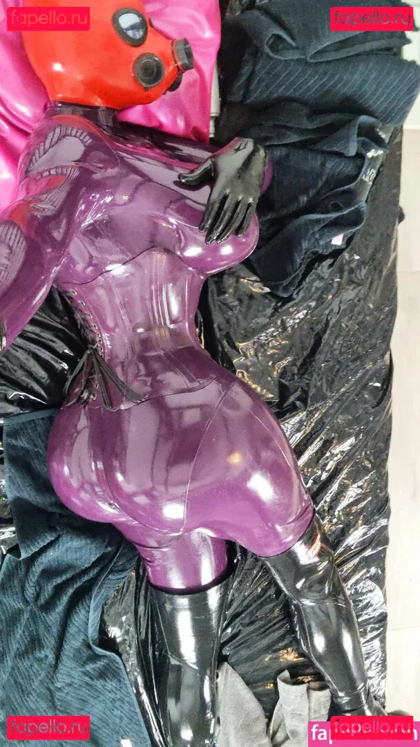 rubberdollemma Onlyfans Photo Gallery 