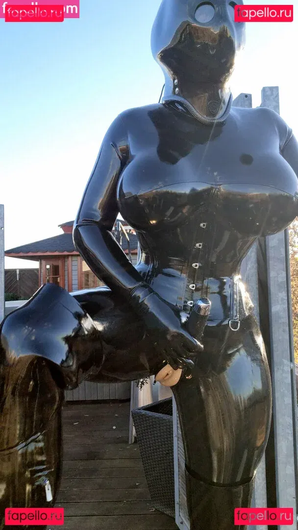 rubberdollemma Onlyfans Photo Gallery 