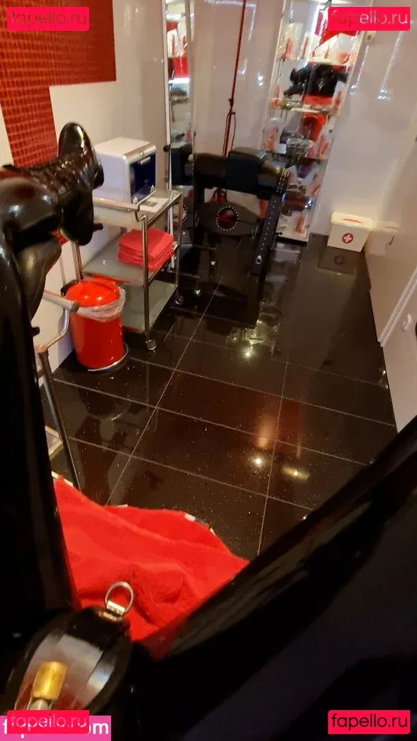 rubberdollemma Onlyfans Photo Gallery 