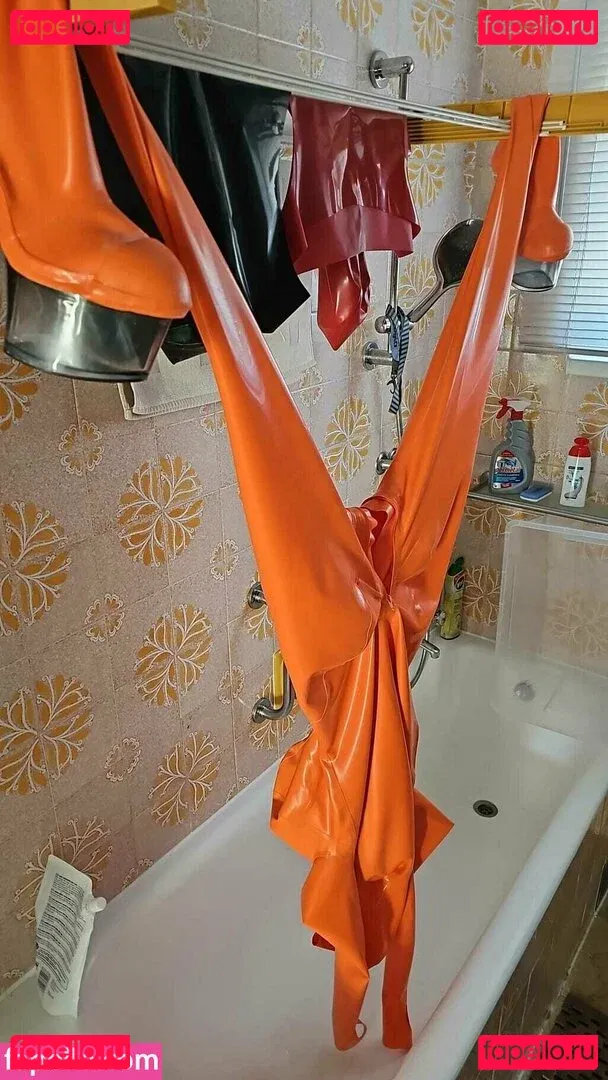 rubberdollemma Onlyfans Photo Gallery 