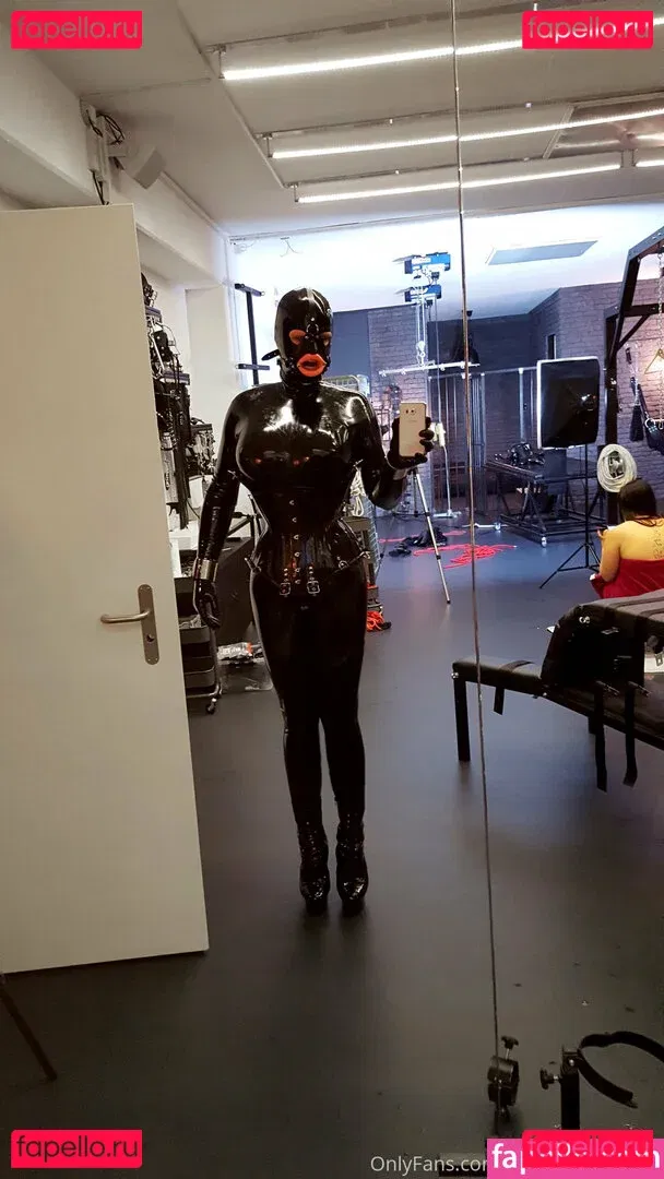 rubberdollemma Onlyfans Photo Gallery 