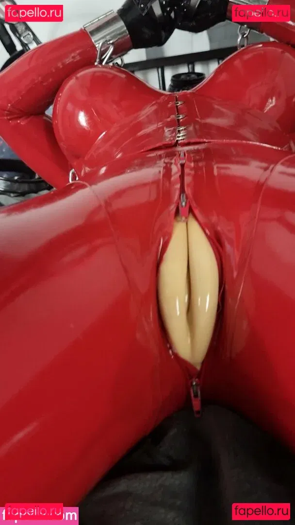 rubberdollemma Onlyfans Photo Gallery 