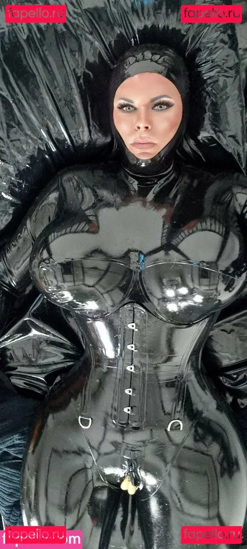rubberdollemma Onlyfans Photo Gallery 