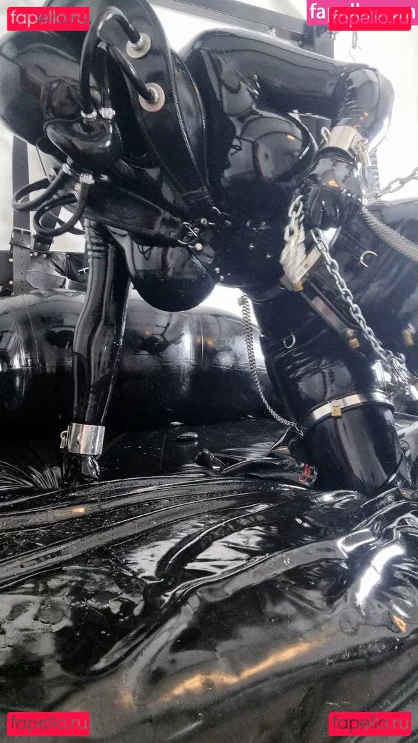 rubberdollemma Onlyfans Photo Gallery 