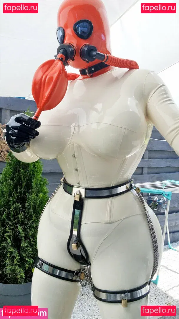 rubberdollemma Onlyfans Photo Gallery 