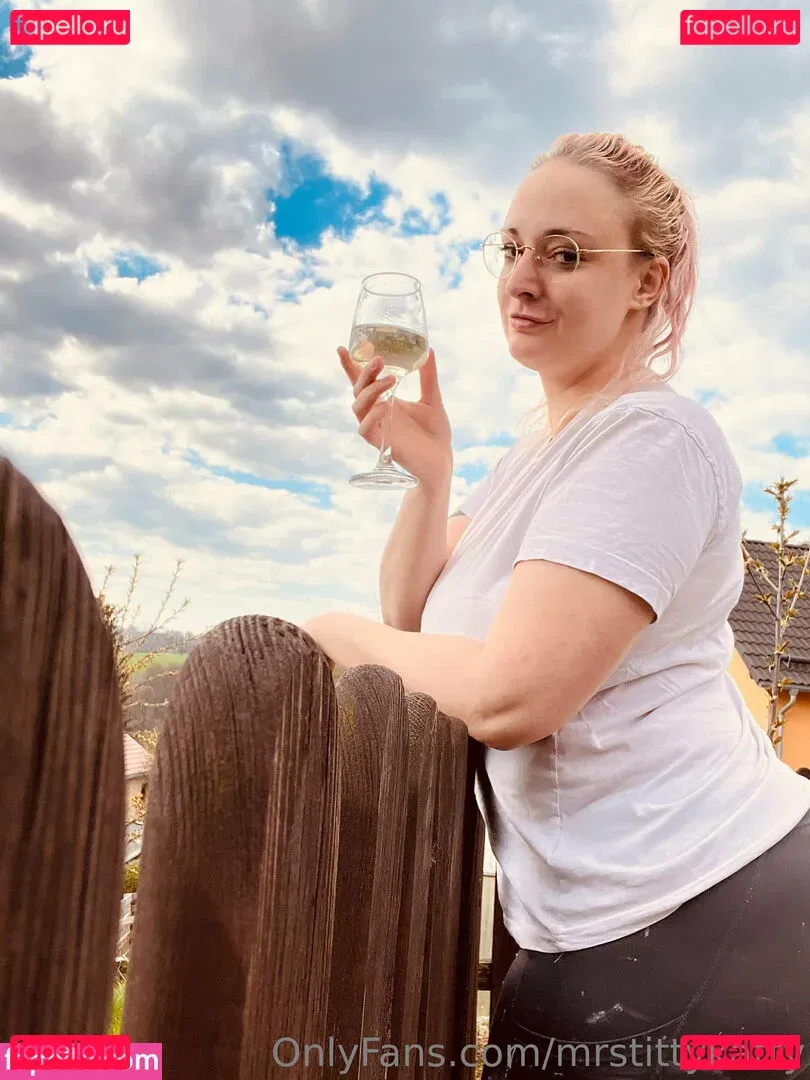 mrstittykatty Onlyfans Photo Gallery 