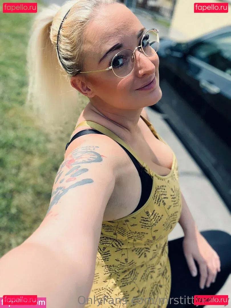 mrstittykatty Onlyfans Photo Gallery 