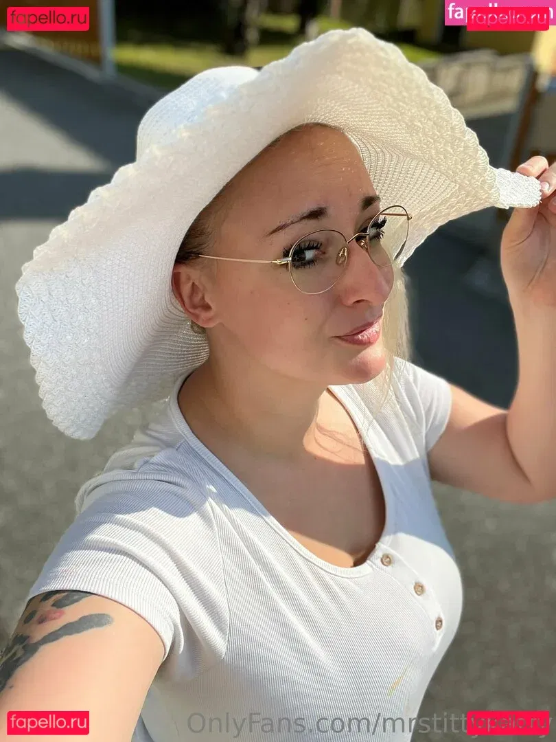 mrstittykatty Onlyfans Photo Gallery 