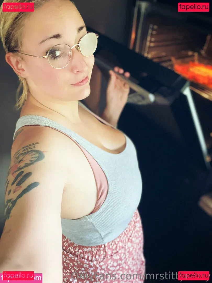 mrstittykatty Onlyfans Photo Gallery 