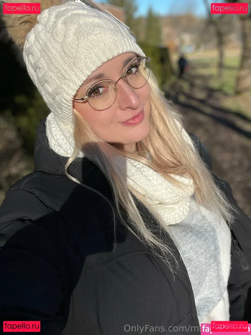 mrstittykatty Onlyfans Photo Gallery 