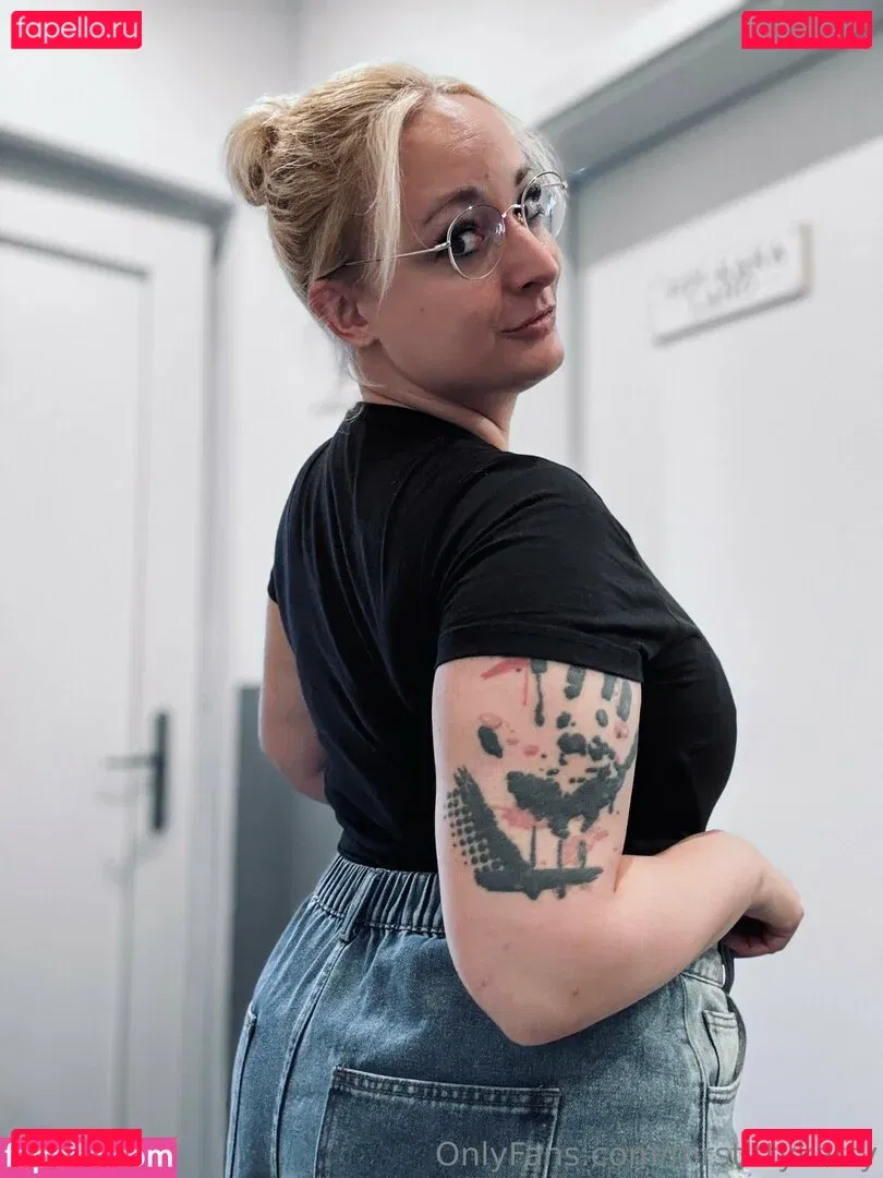 mrstittykatty Onlyfans Photo Gallery 