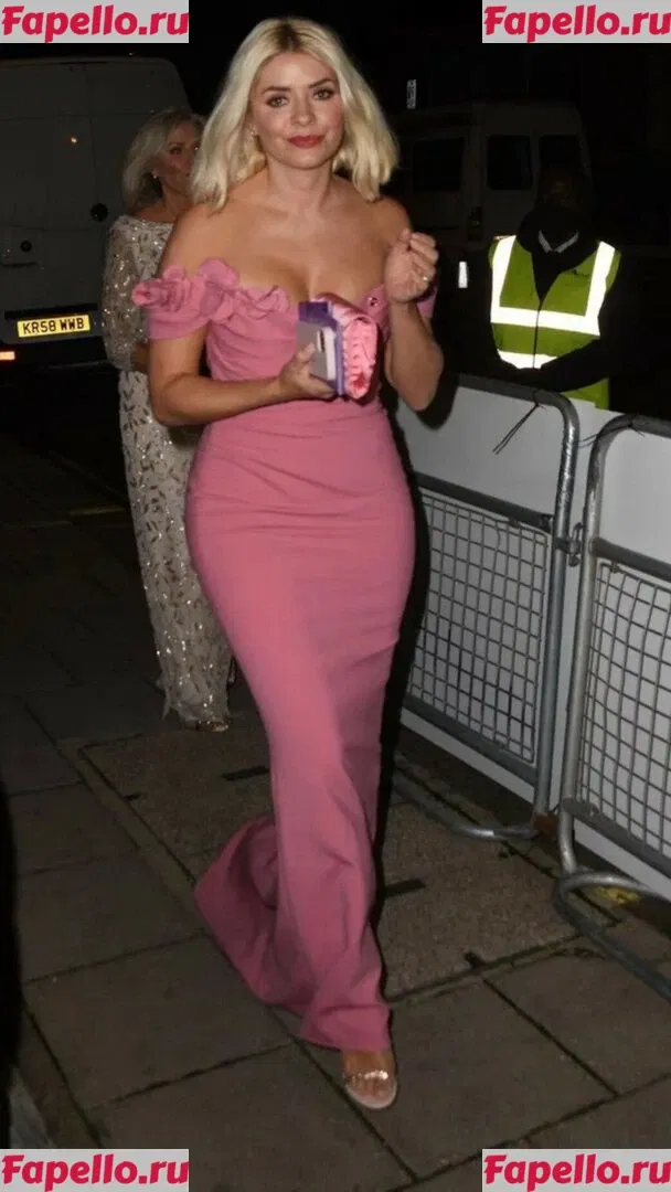 Holly Willoughby Onlyfans Photo Gallery 