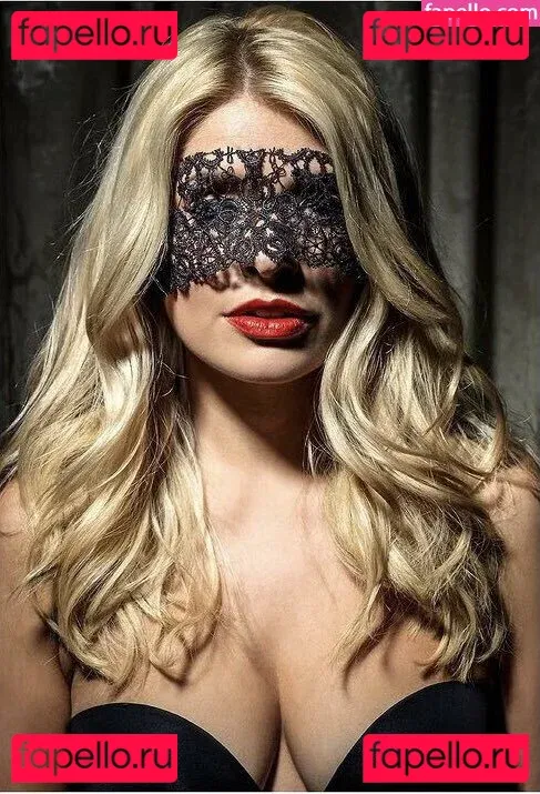 Holly Willoughby Onlyfans Photo Gallery 