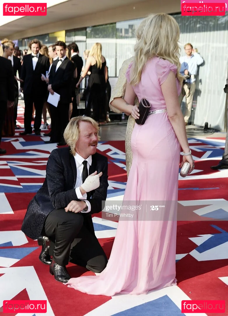 Holly Willoughby Onlyfans Photo Gallery 