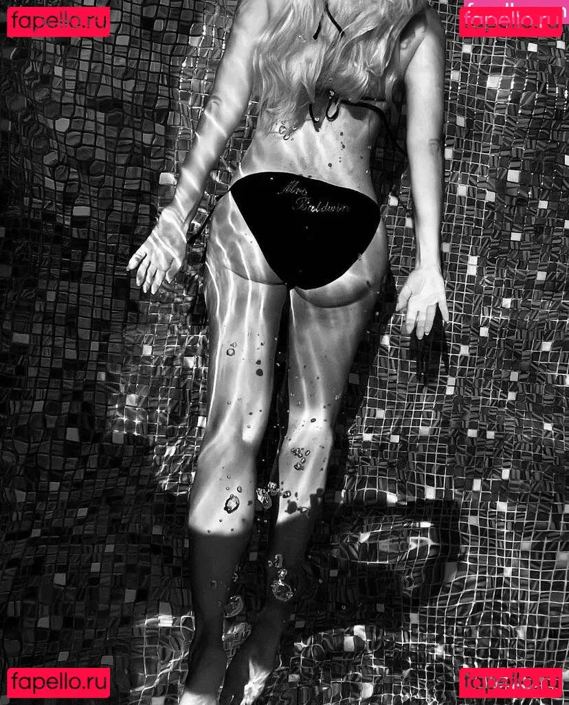 Holly Willoughby Onlyfans Photo Gallery 